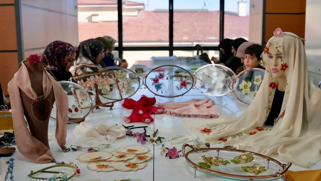 Elazığ Belediyesi ve TÜBİTAK’tan Kadınlara El Emeği Kursu