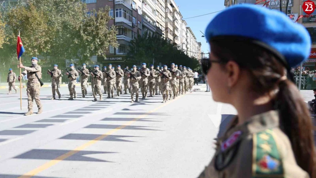 Elazığ'da Cumhuriyet'in 101. yılı coşkuyla kutlandı