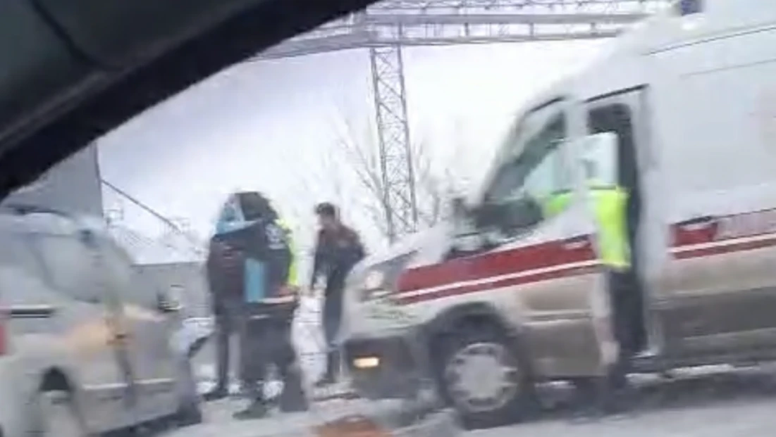 Elazığ’da Feci Kaza: Kamyona Çarpan Araçta 2 Kişi Hayatını Kaybetti