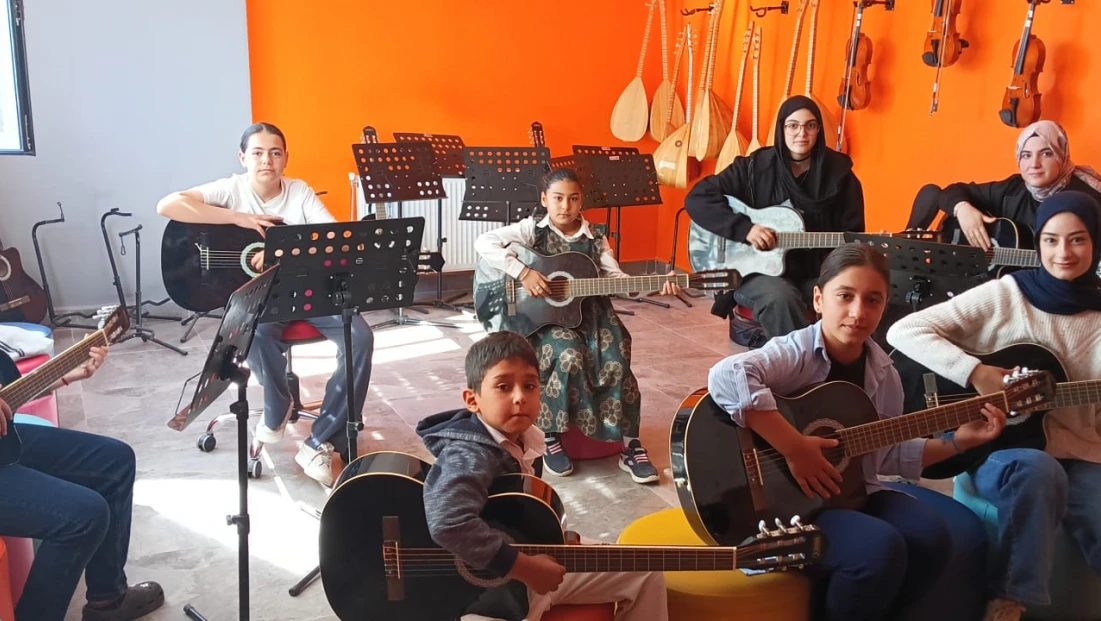 Elazığ’da Gençlik Merkezleri Türkiye’ye Örnek Oluyor