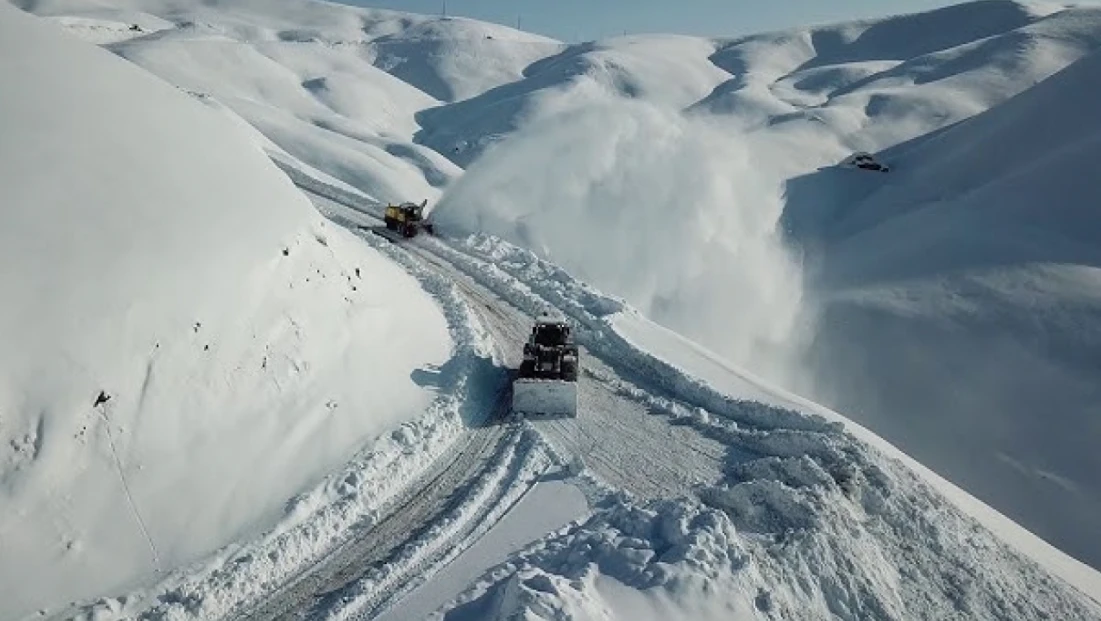 Elazığ’da Kar Beklentisi Sürüyor: Bingöl Beyaza Büründü