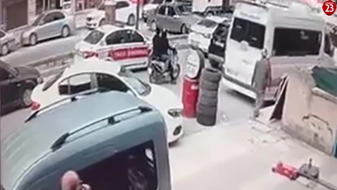 Elazığ'da tır, otomobili metrelerce sürükledi