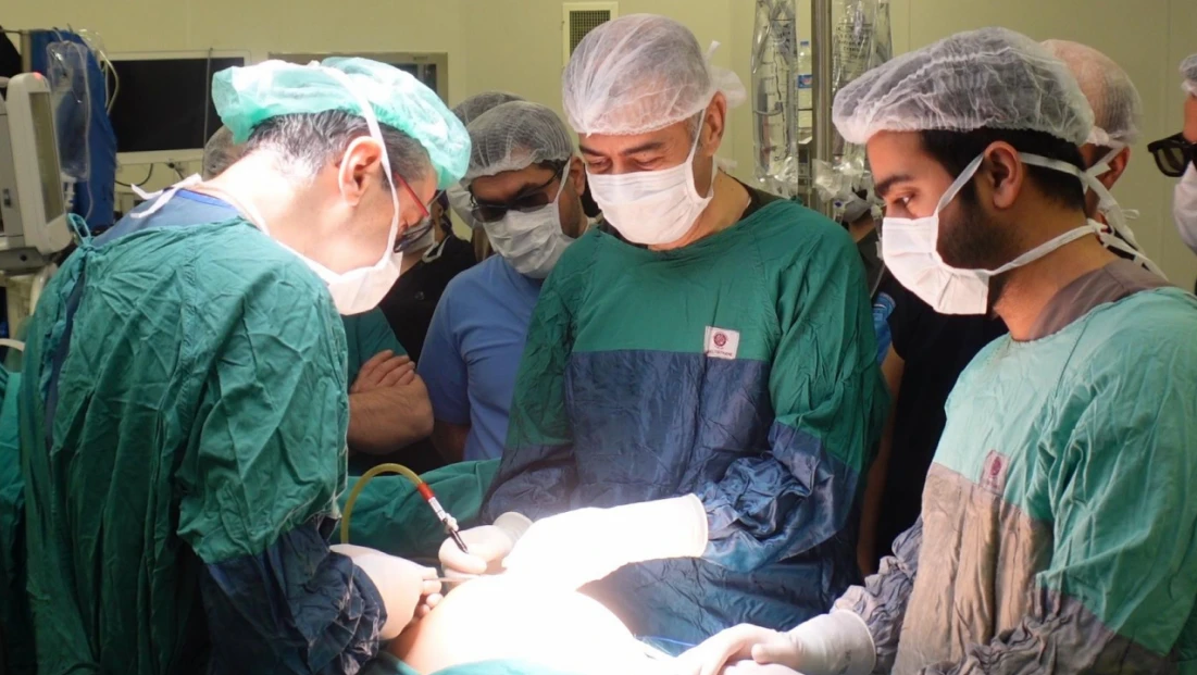 Fırat Üniversitesi Hastanesi’nde Prostat Kanseri Cerrahisine Yönelik 3 Boyutlu Laparoskopi Eğitimi