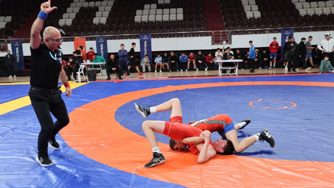 Güreşçiler Elazığ’da Mindere Çıkıyor