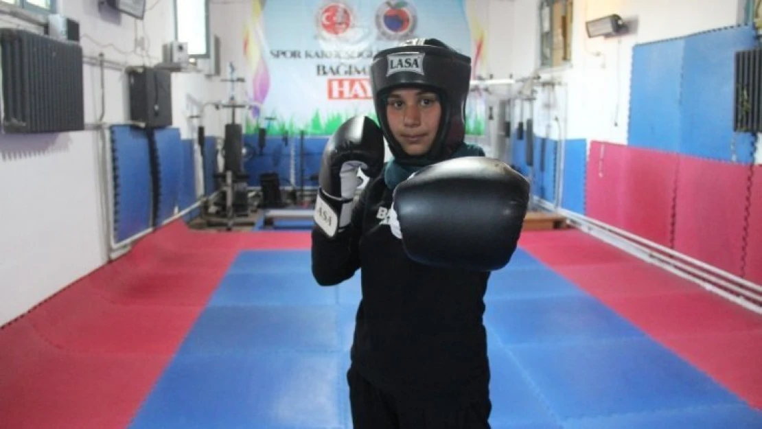 Züleyha, Muaythai Milli Takımı'na Seçildi