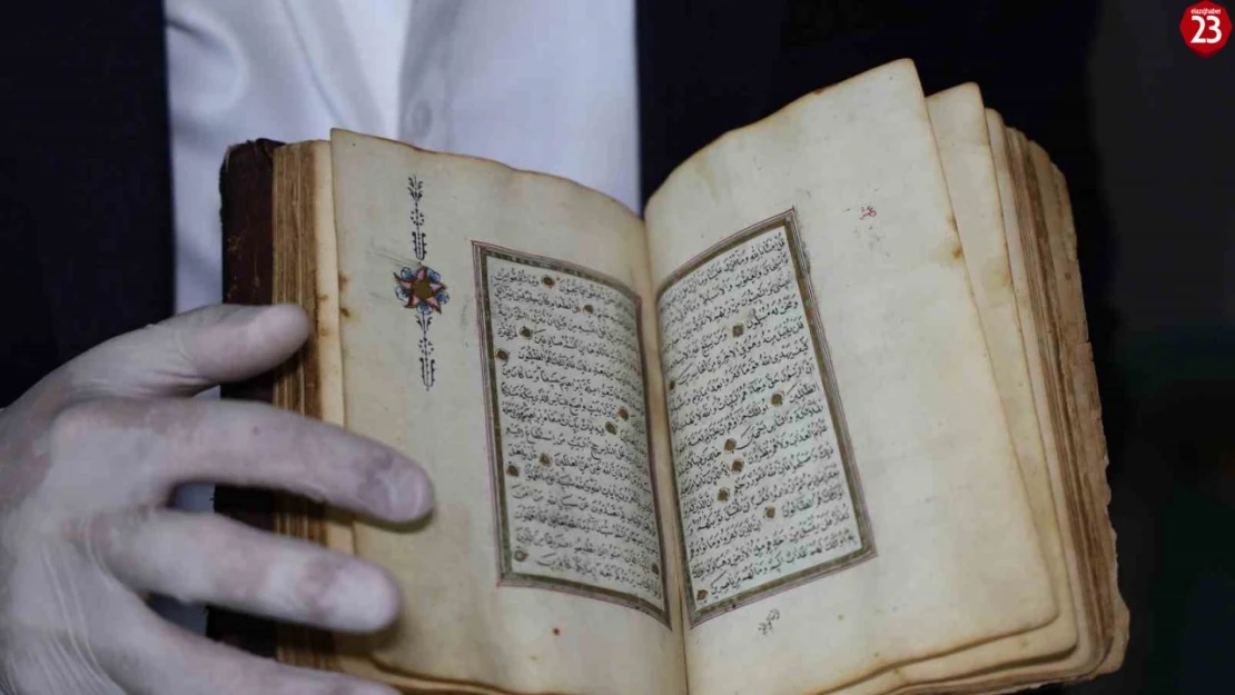 200 yıllık altın tezhipli Kur'an-ı Kerim'i Cumhurbaşkanı'na hediye etmek istiyor