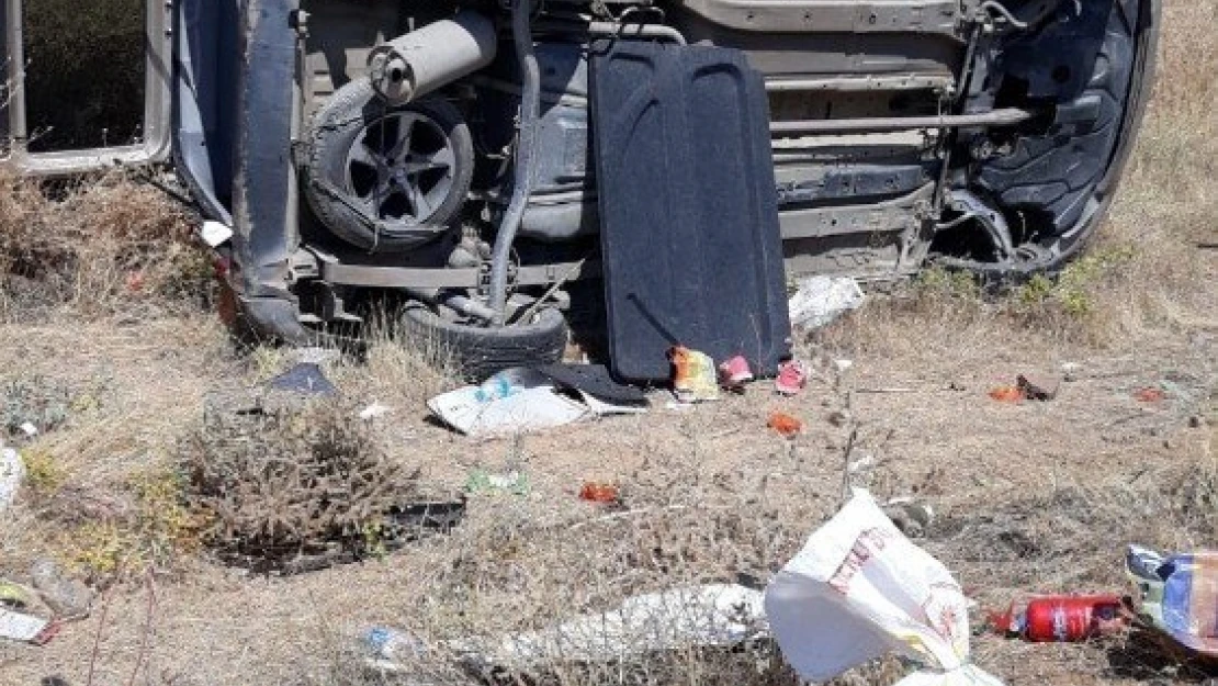 Elazığ Diyarbakır Yolunda Otomobil Takla Attı, 4 Yaralı