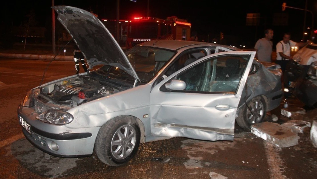 Gözeli'de Trafik Kazası, 6 Yaralı