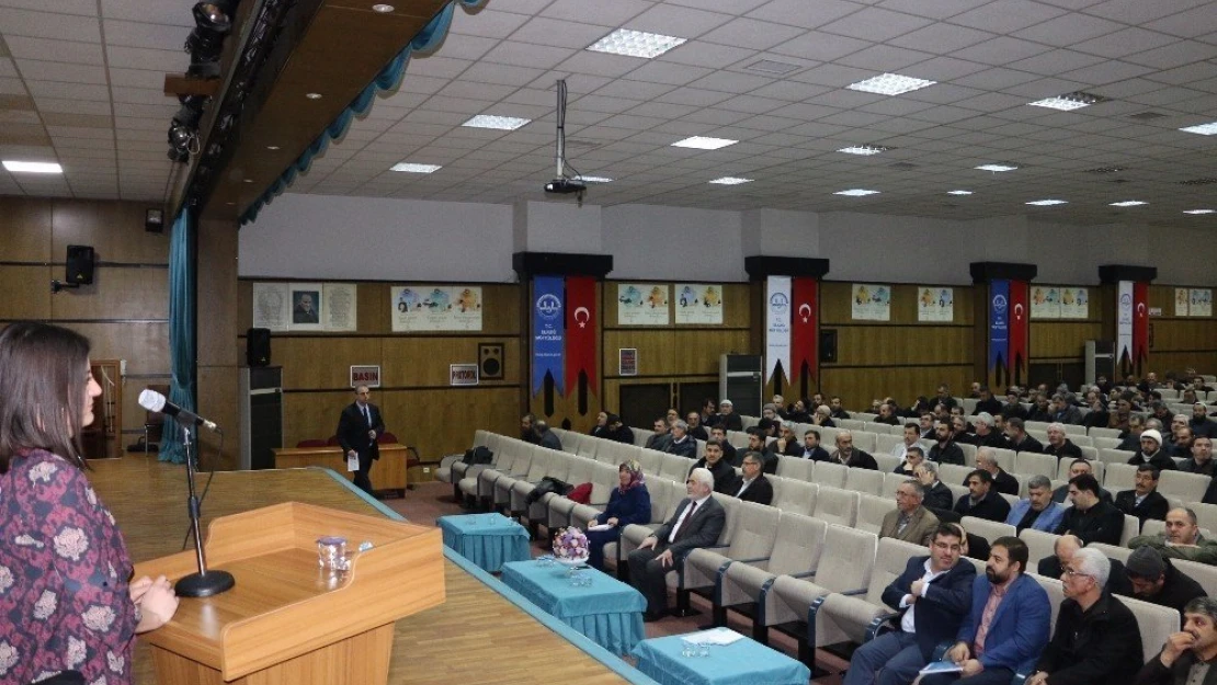 Elazığ'da Gençliğe Değer Projesi Kapsamında Seminer Verildi