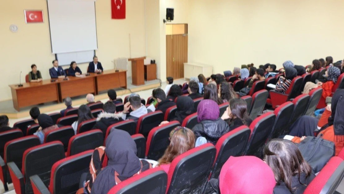 Fırat Üniversitesinde Sosyal Hizmet Uygulamaları Semineri