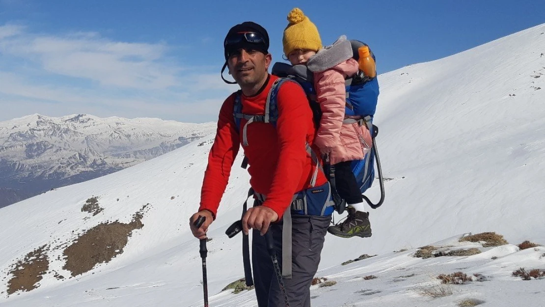 Palu'da Dağcılar, Akdağ'a Tırmandı