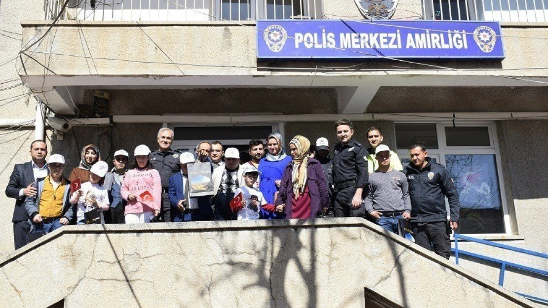 Palu'da Özel Çocukları, Polisler Ağırladı