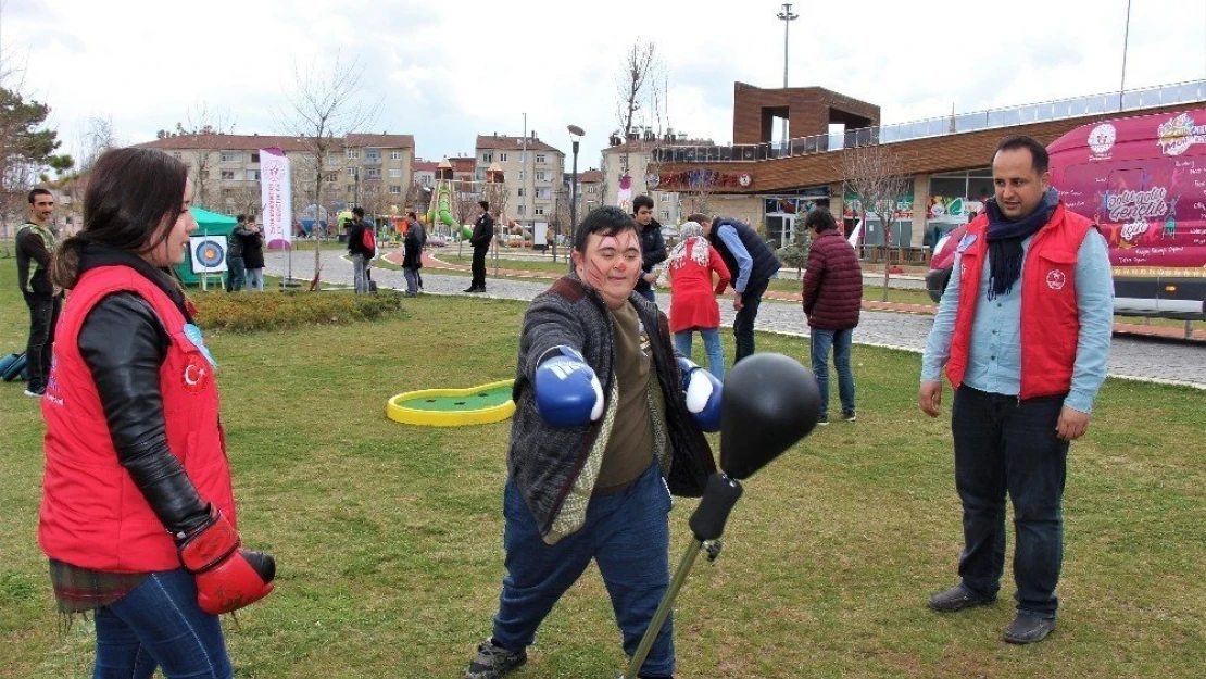 Elazığ'da Otizmli Bireyler, Renkli Bir Gün Geçirdi