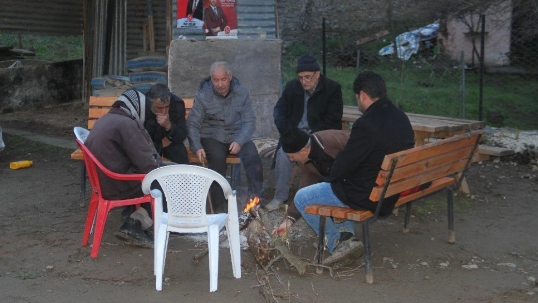 Depremin hasarı gün ağarınca ortaya çıktı