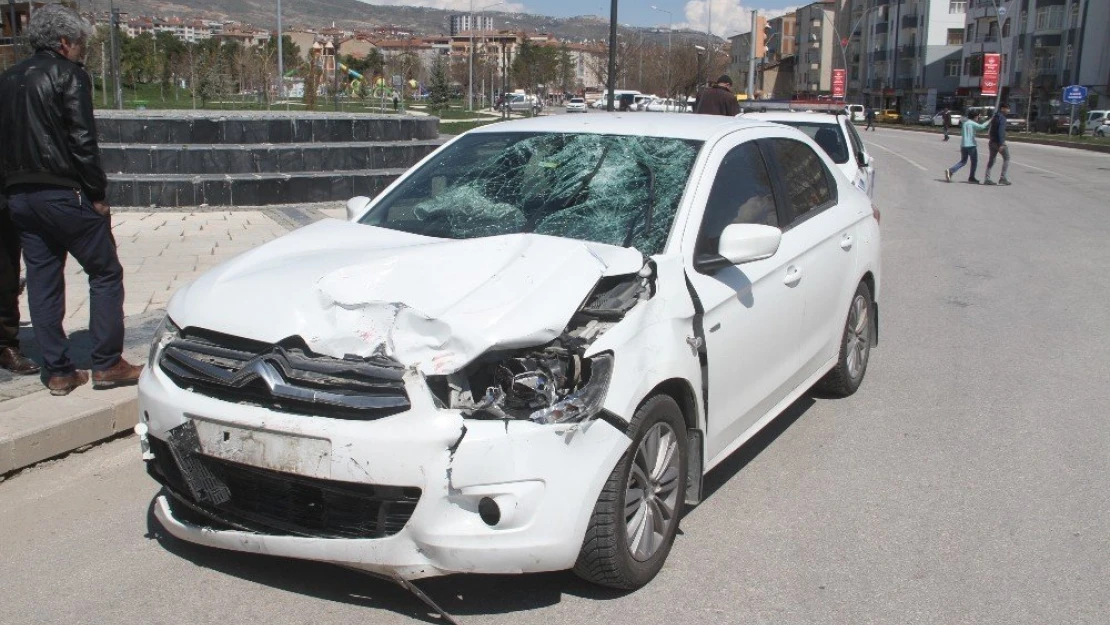 Elazığ'da otomobil ile motosiklet çarpıştı: 1 ağır yaralı