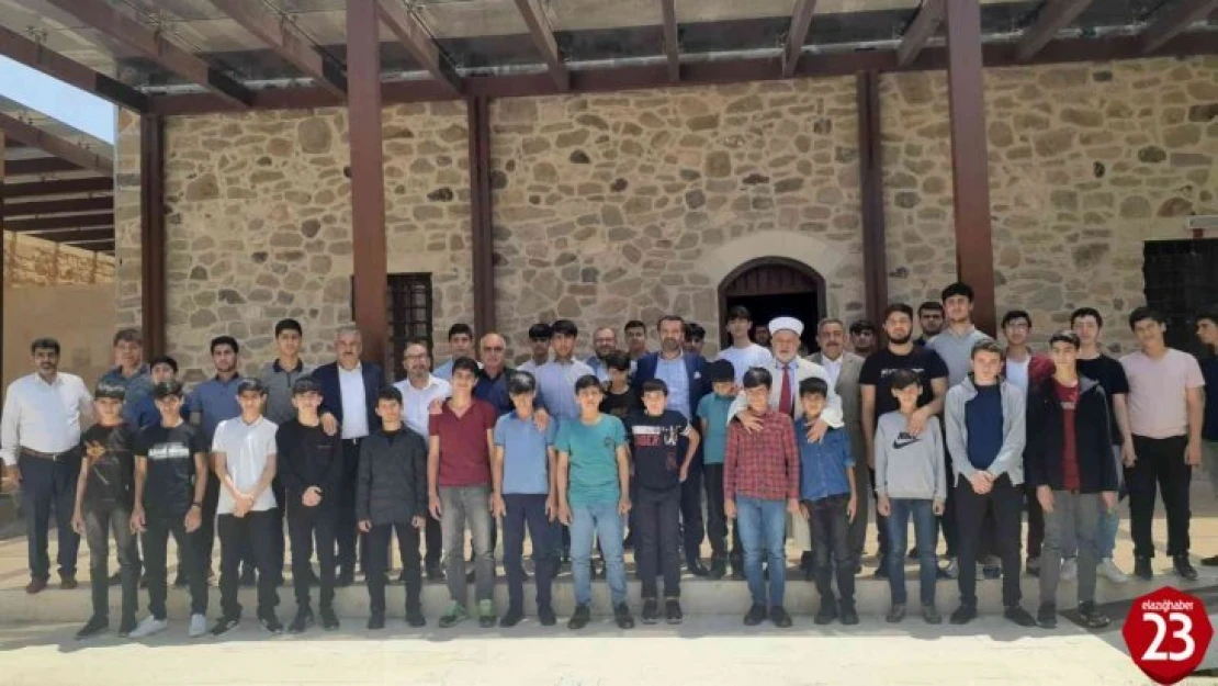 800 yıllık tarihi Esadiye Cami ibadete açıldı