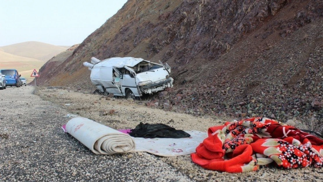 Elazığ Diyarbakır Yolunda Feci Kaza, 3 Kişi Yaralandı