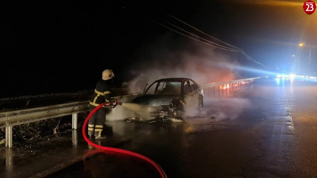 Gülüşkür Köprüsünde Otomobil Alev Alev Yandı