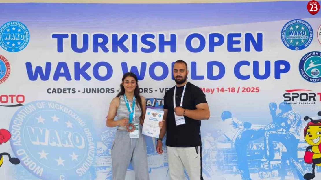 Turkish Open Kick Boks Şampiyonası'nda Elazığ Son Hilal Spor Kulübü'nden Büyük Başarı