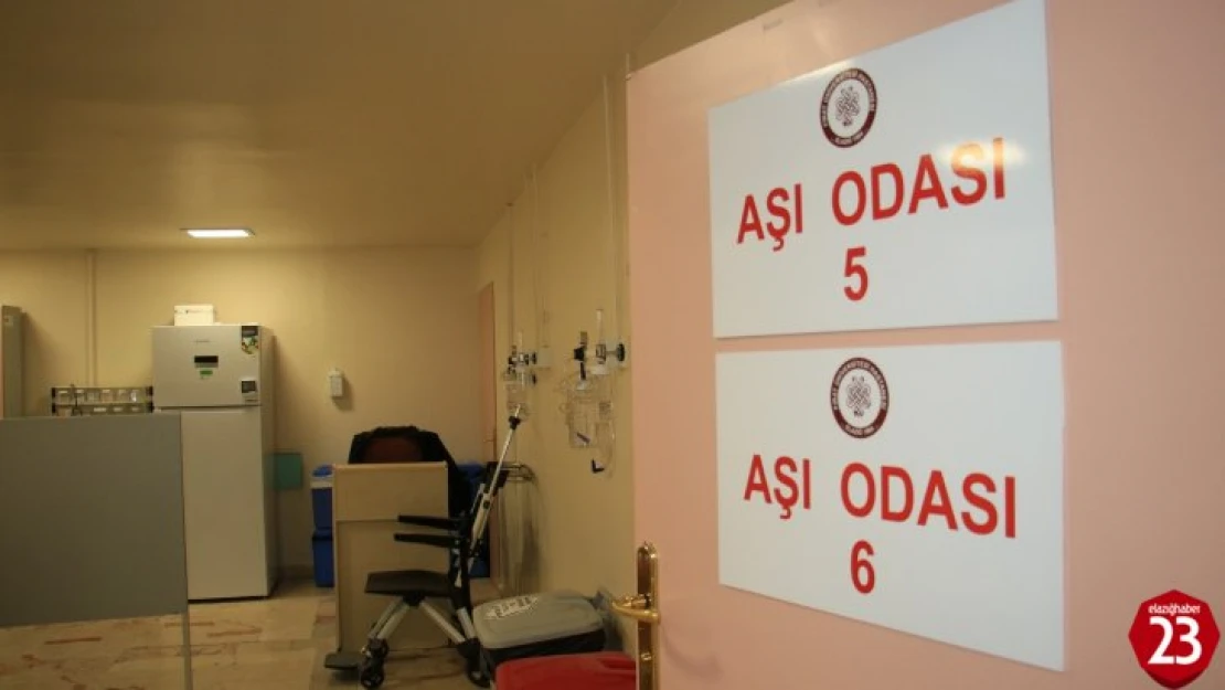 Aşı odaları boş kaldı, Başhekim sırası geleni 'Kliniklerimiz gece 24'e kadar çalışmaktadır' diyerek davet etti