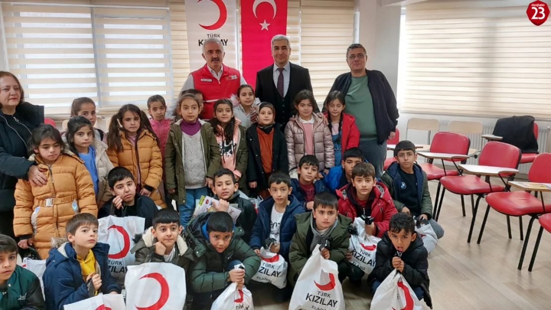 Av. İbrahim Gök İlkokulu Öğrencilerinden Kızılay'a Anlamlı Ziyaret