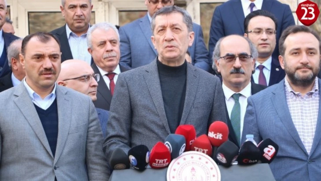 Bakan Selçuk: 'Van'da ilçelerimizde birkaç köy okulunda ufak çaplı hasar meydana geldi'