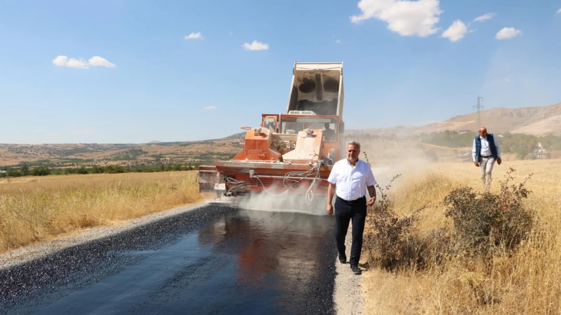 Baskil'de Yol Yapım ve Onarım Çalışması Yapılıyor