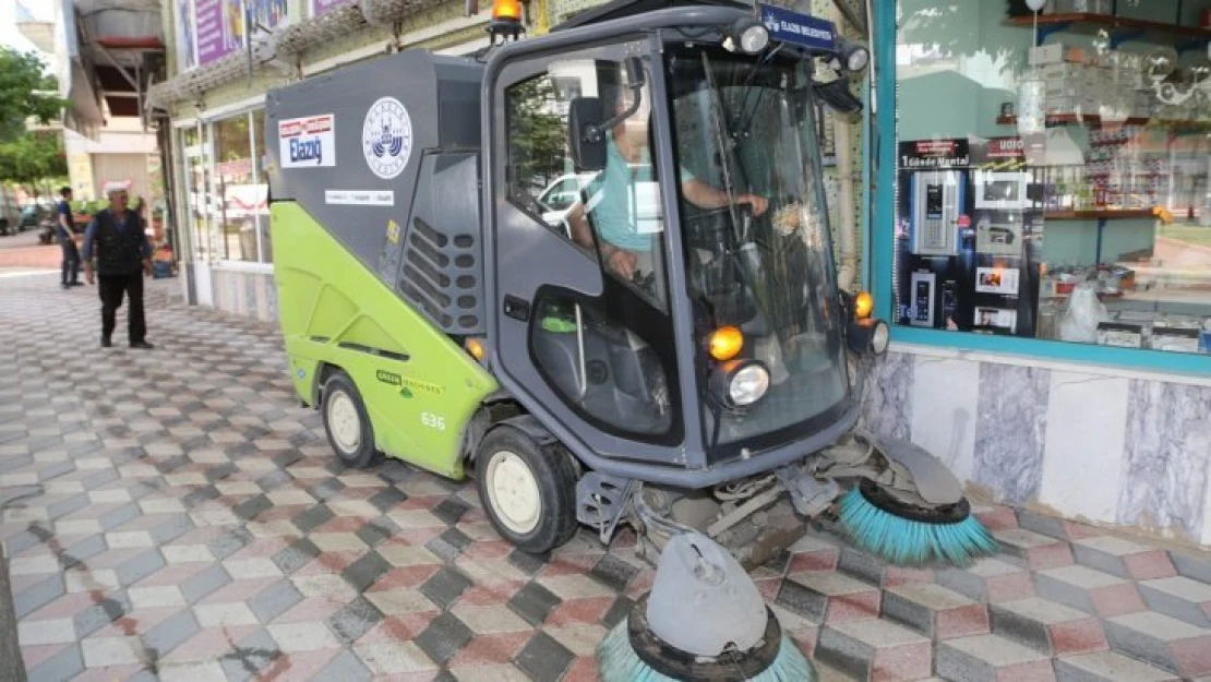 Belediyeden Şehir Genelinde Bayram Temizliği