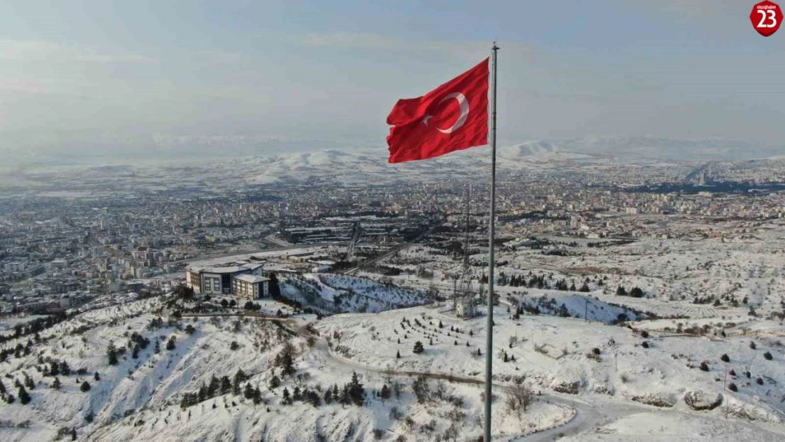 Elazığ Beyaza Büründü: Kar Yağışı Kartpostallık Görüntüler Oluşturdu