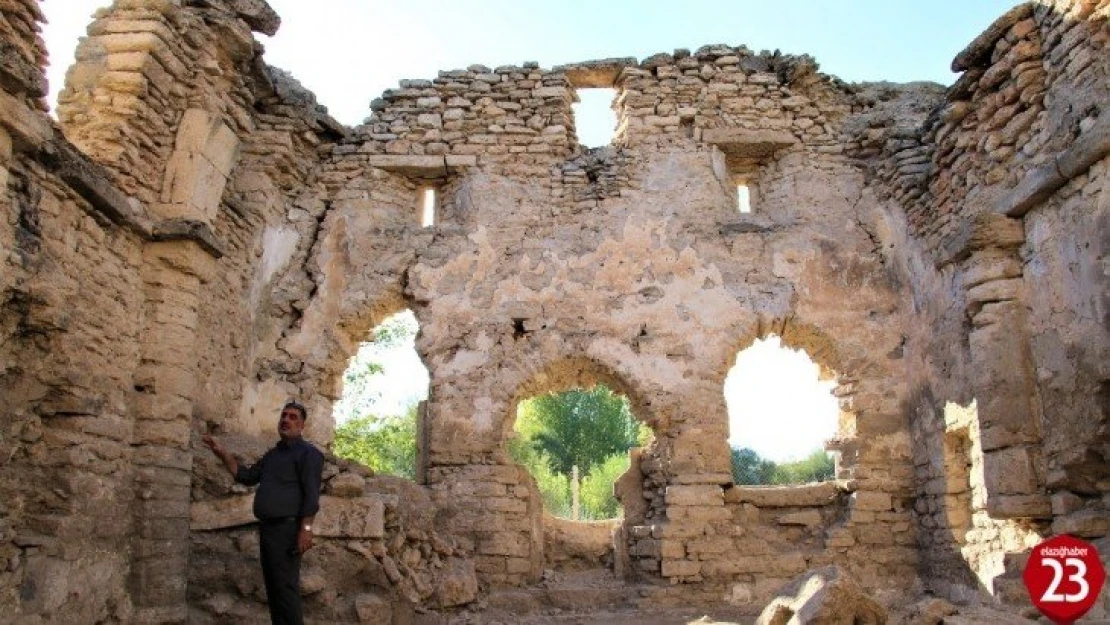 Bir dönem cami ve hastane olarak kullanılmış tam bin 200 yıllık