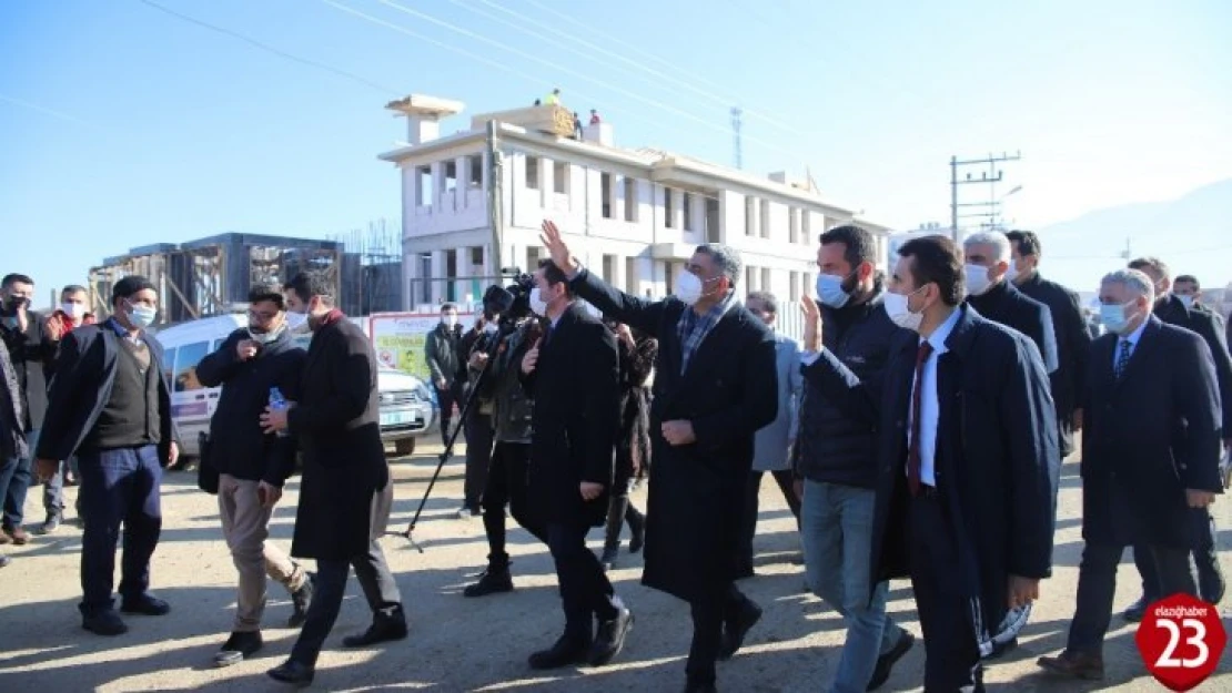 CHP heyeti, deprem bölgesi Elazığ'da çalışmaları yerinde inceledi