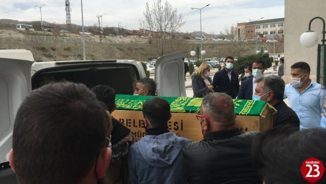 Cinayete kurban giden Emine'nin cenazesi ailesinin gözyaşları arasında morgdan alındı