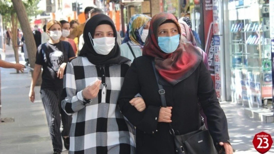 Covid-19 artınca, Elazığ'da herkes maske takmaya başladı