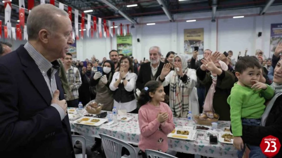 Cumhurbaşkanı Erdoğan Elazığ'da depremzedelerle iftarda buluştu