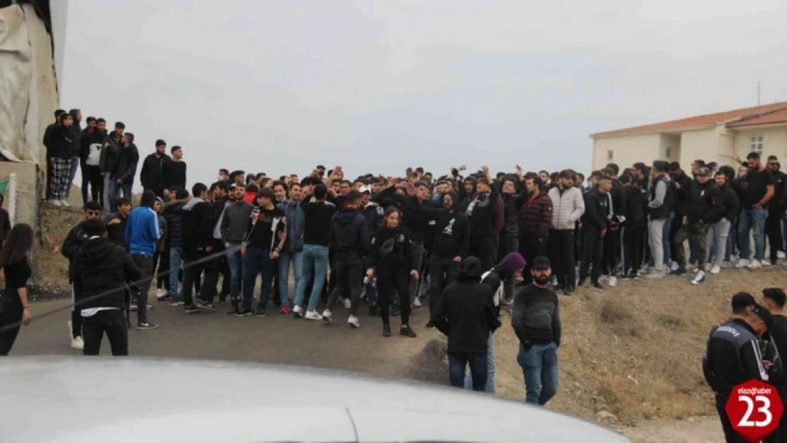 Deplasman yasağından habersiz 2 otobüs taraftar dışarıda kaldı