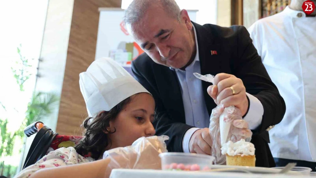 Gastro-Elazığ'da Tatlı Bir Yarış: Down Sendromlu Bireyler Pasta Süsleme Hünerlerini Sergiledi