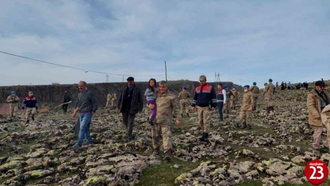 Down sendromlu kayıp çocuğu jandarma dağlık alanda buldu