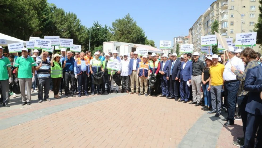 Elazığ Belediyesi Çevre Yürüyüşü Düzenledi