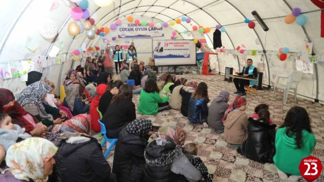 Elazığ Belediyesi depremzede kadınları yalnız bırakmadı