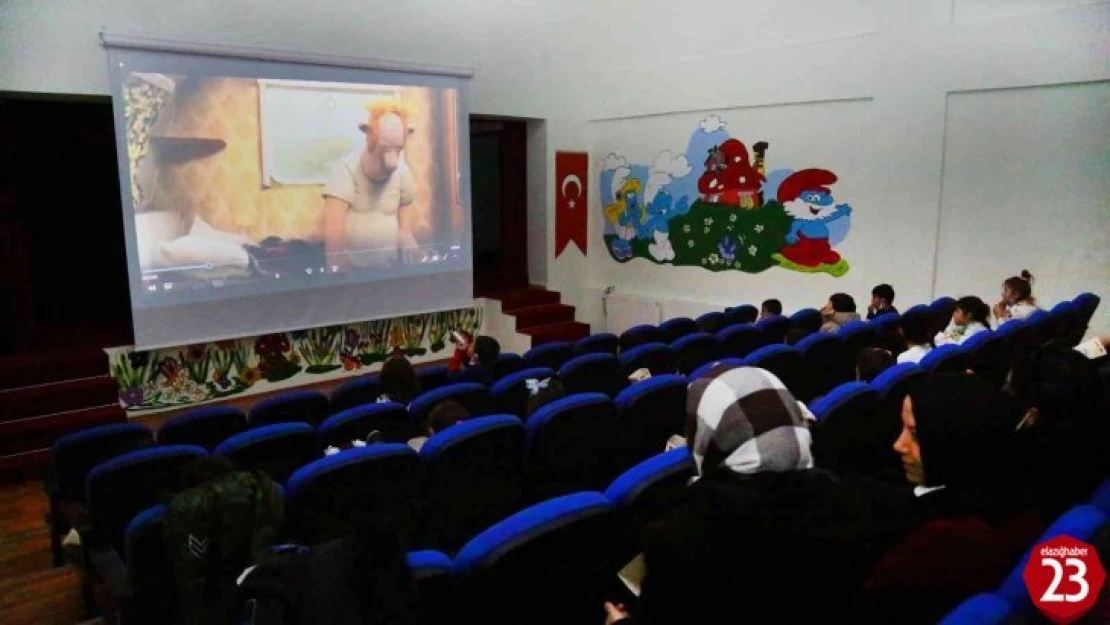 Elazığ Belediyesi'nden miniklere sinema keyfi