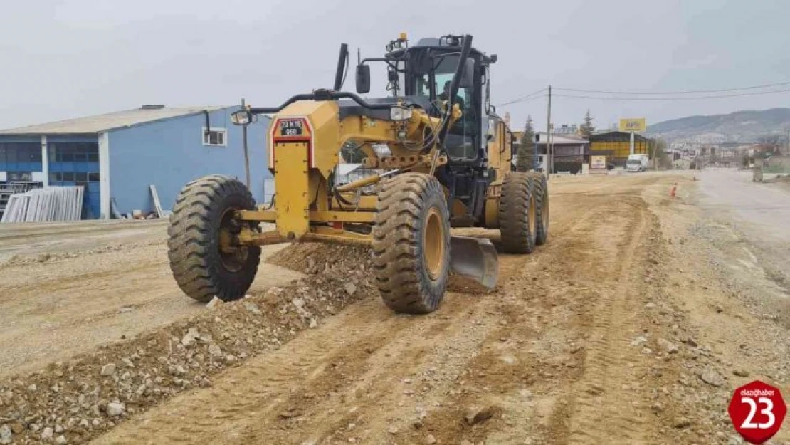 Elazığ Belediyesi yol yapım çalışmalarını sürdürüyor