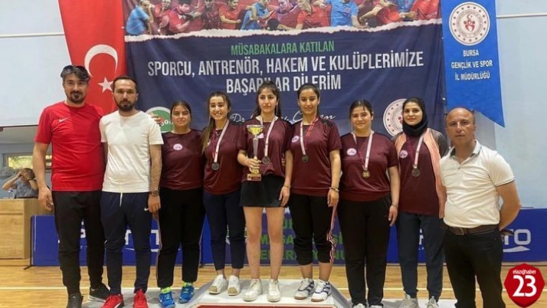 Elazığ Belediyespor Masa Tenisi 1. Ligi'ne yükseldi