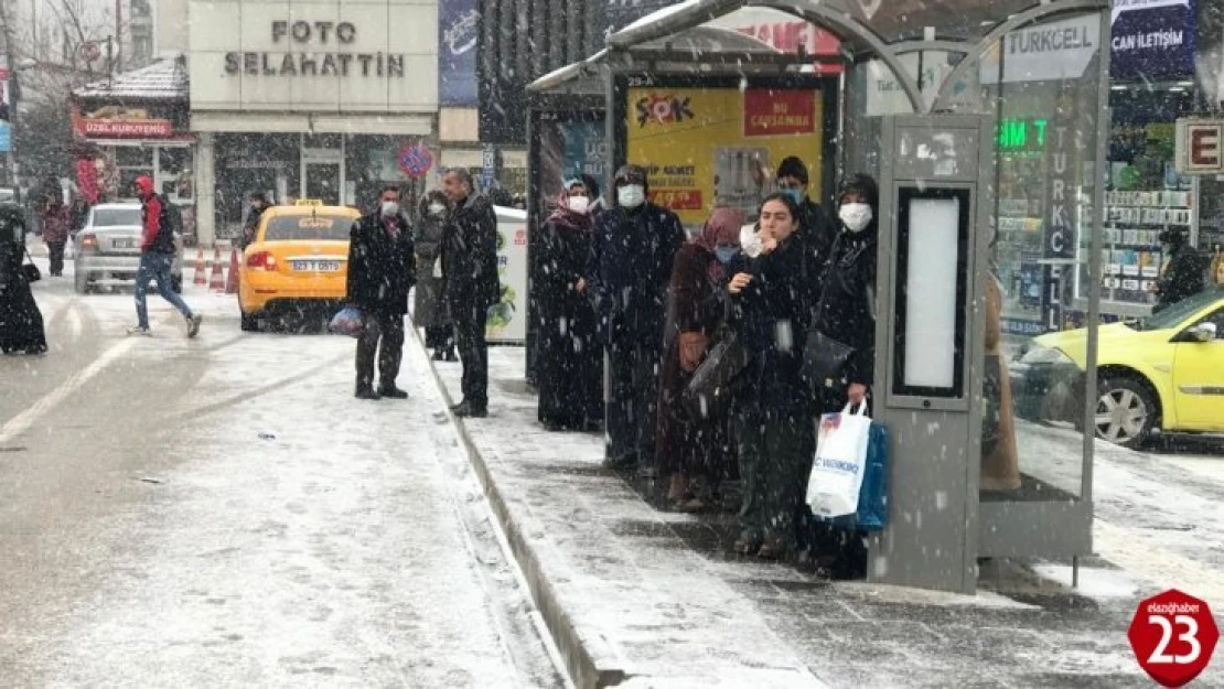 Elazığ beyaz gelinliğini giydi