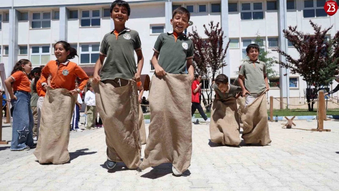 Elazığ'da Geleneksel Oyun Tırı Etkinliği Çocuklara Unutulmaz Anlar Yaşattı