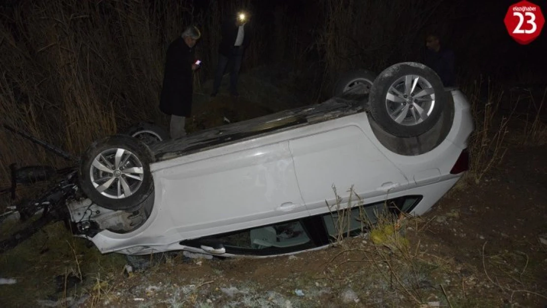 Elazığ'da  Trafik Kazası, Eski Başkan Yaralandı