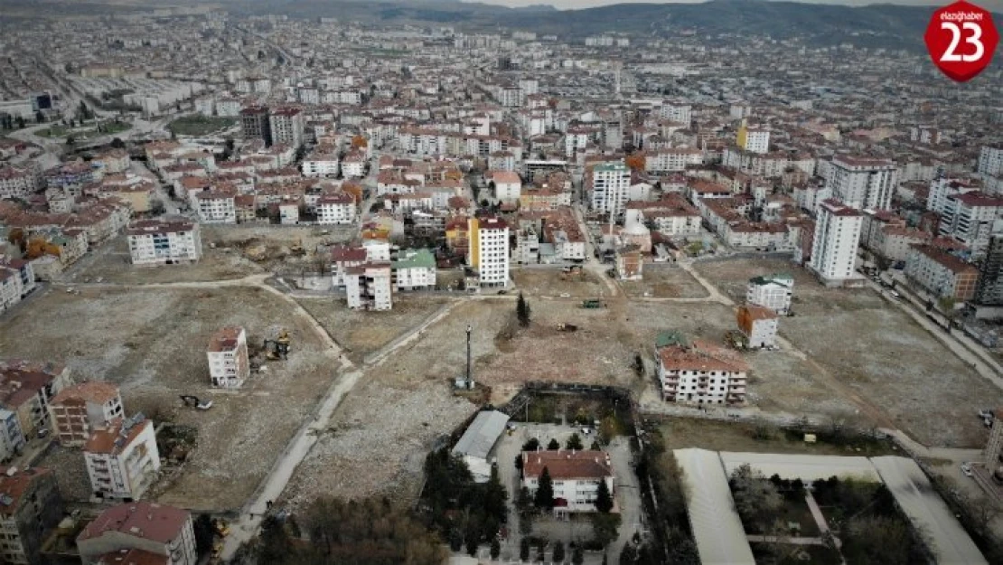 Elazığ'da 14 kişinin hayatını kaybettiği mahallenin son hali görüntülendi