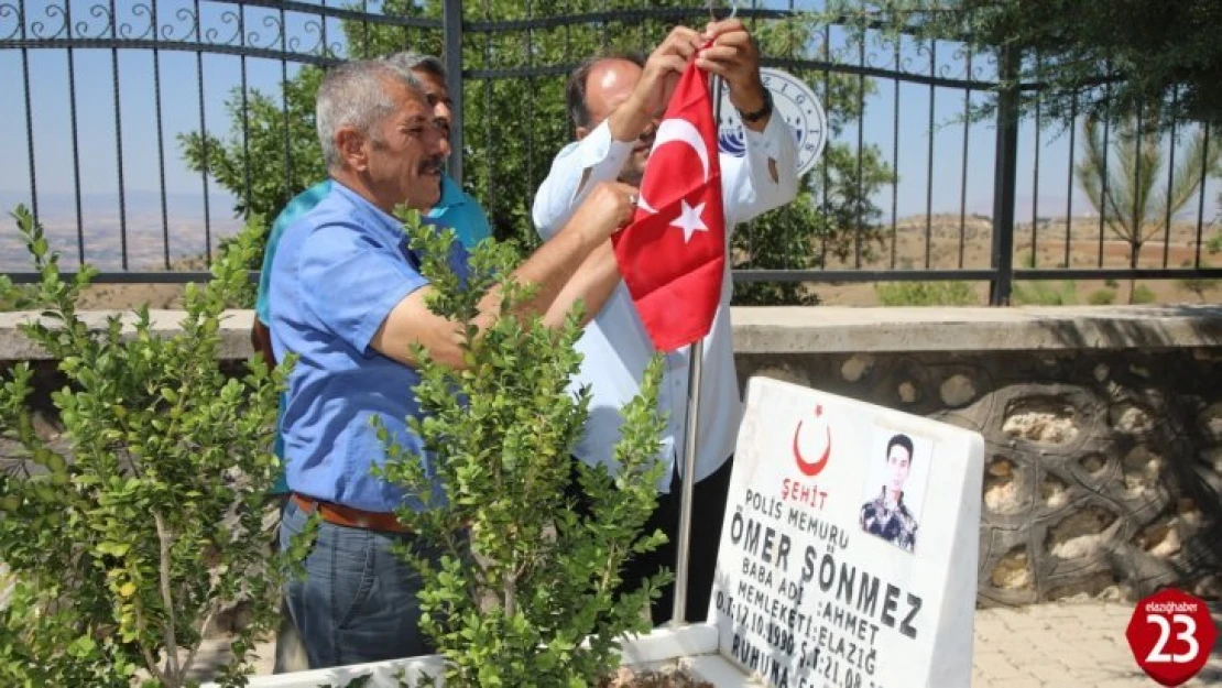 Elazığ'da 15 Temmuz Öncesi Şehit Mezarlıkları Temizlendi