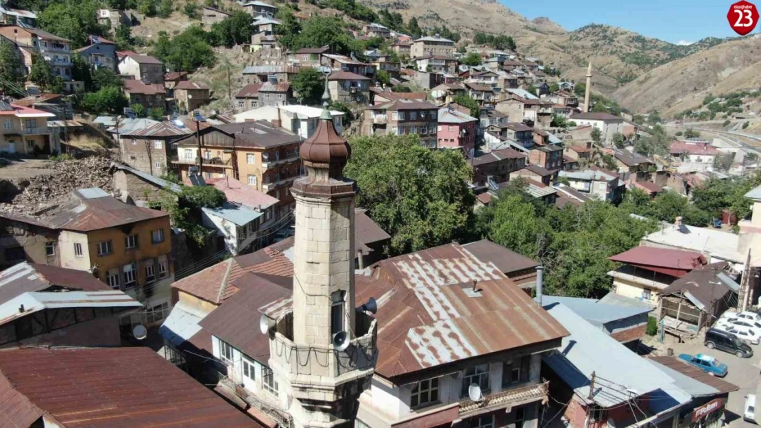 Maden'de 200 yıllık Cami-i Kebir turizme kazandırılmayı bekliyor