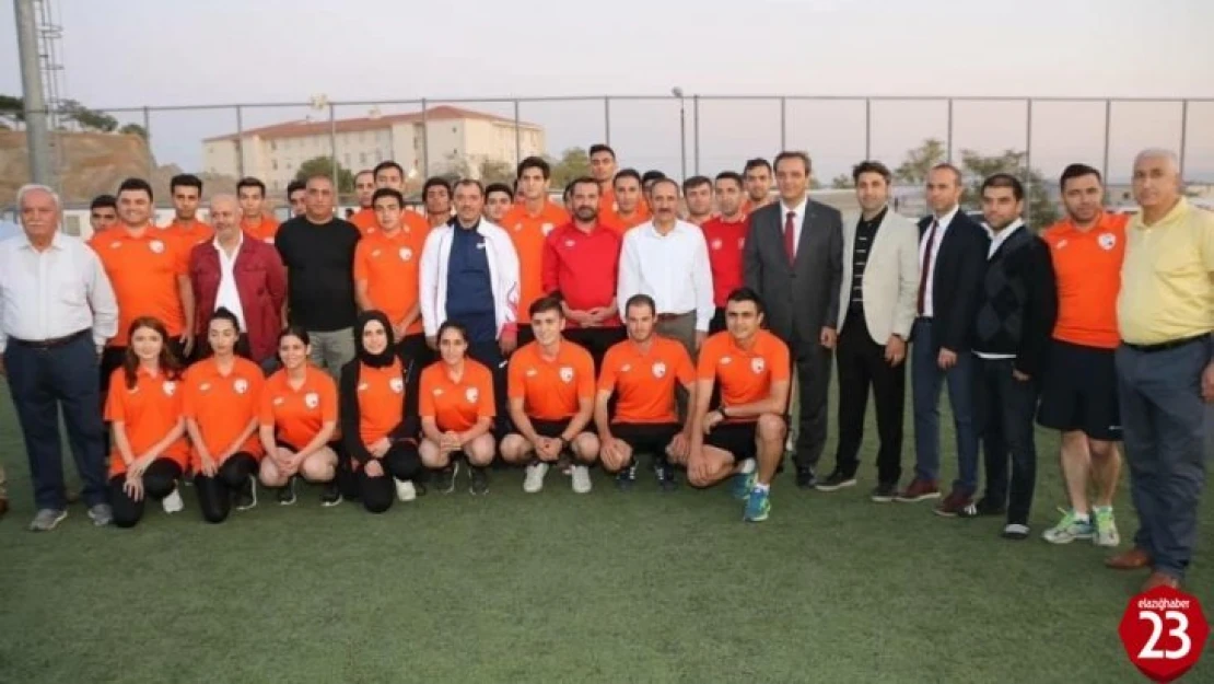 Elazığ'da Amatör Spor Kulüplerine 850 Bin TL'lik Malzeme Desteği