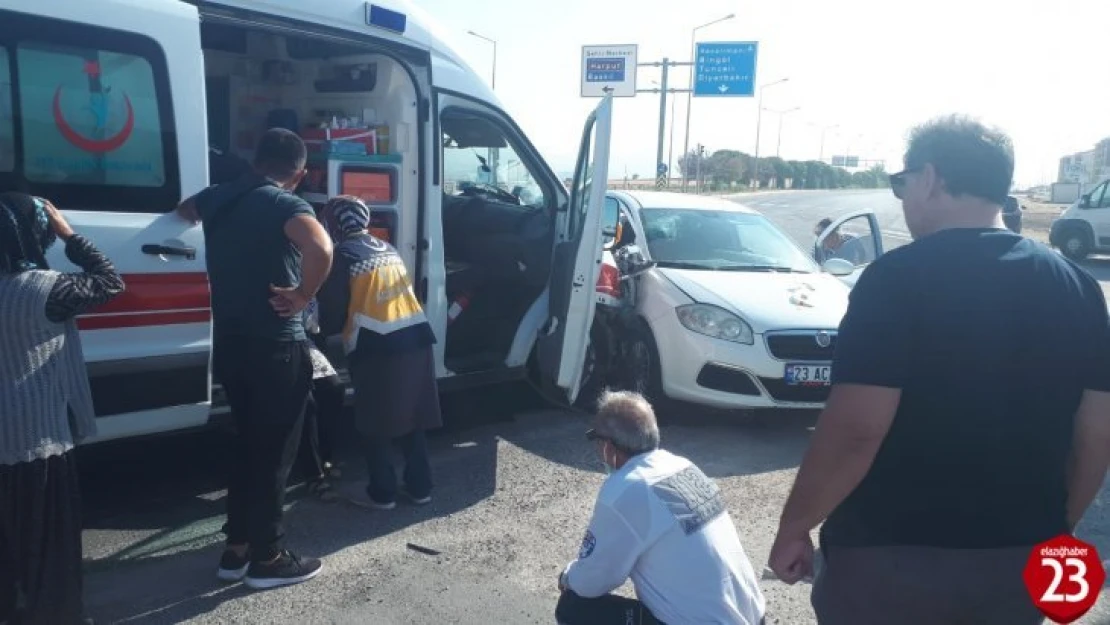 Güney Çevre Yolunda Ambulans İle Otomobil Çarpıştı, 1Yaralı